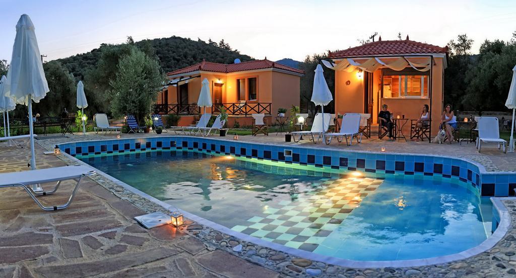 Evaland Traditional Houses Tarti Luaran gambar